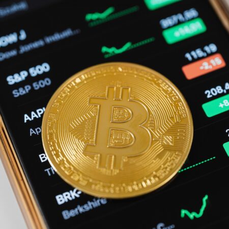 Co je Bitcoin ETF: Všestranný průvodce investičním nástrojem propojujícím tradiční finance a kryptoměny