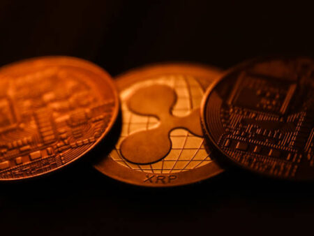 Cena XRP až 1000 dolarů: analytik odhaluje cíl, kdy banky začnou XRP používat