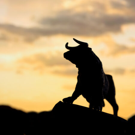 Sazby financování bitcoinu zůstávají na Binance pozitivní – silný vzestupný trend potvrzen?